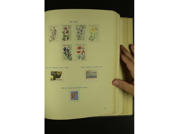 1918/1965, am Anfang meist ungebrauchte und gestempelte Sammlung in 2 Vordruckalben mit einigen Aufdruck- und Flugpost-Ausgab