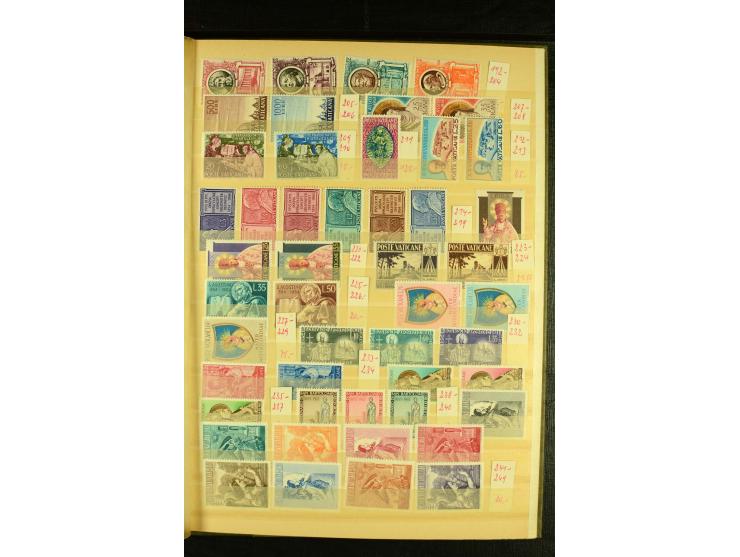 1933/58, postfrische und ungebrauchte Sammlung mit besseren Sätzen, Bl.1 etc.