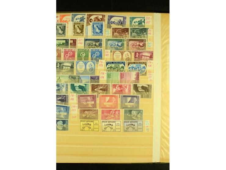 1933/58, postfrische und ungebrauchte Sammlung mit besseren Sätzen, Bl.1 etc.