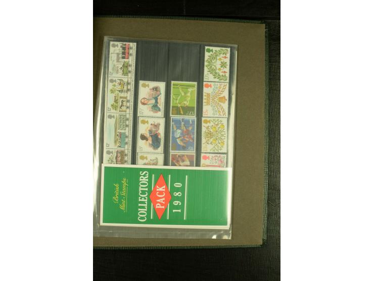1924/81, postfrische und etwas ungebrauchte Sammlung der Sondermarken, dabei Mi.-Nr. 174, Phosphorstreifen-Ausdrucke etc.