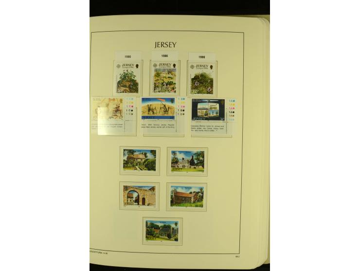 1969/92, kpl. postfrische Sammlung im Lindner-T-Vordruckalbum incl. Portomarken (Mi. ca. 660,-)