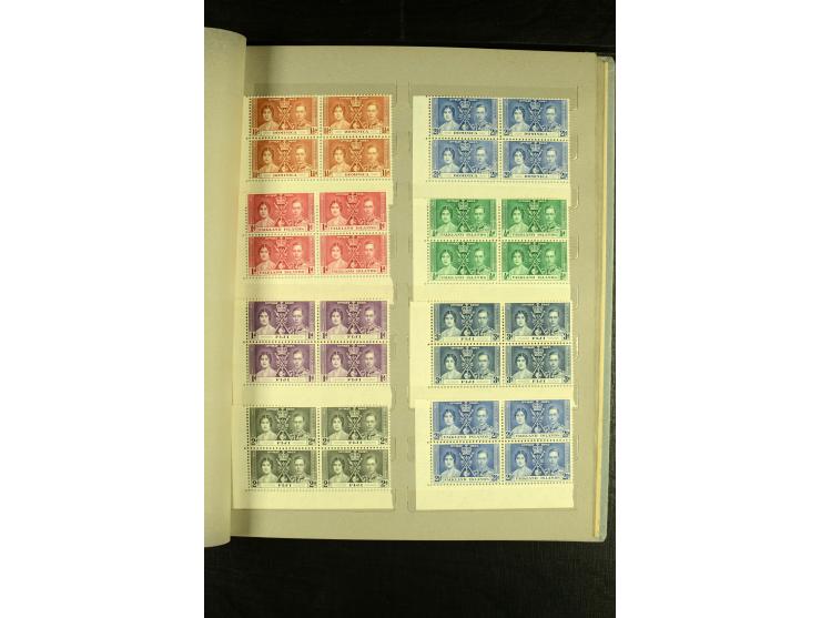 1937, Omnibus-Ausgabe, postfrische Partie im Album, fast ausschließlich in 4er-Blocks