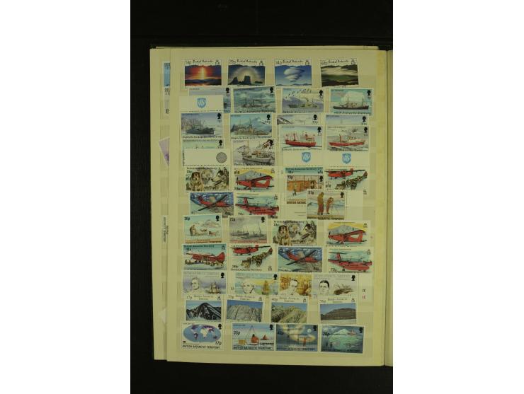 1963/2005, in den Hauptnummern augenscheinlich kpl. postfrische Sammlung bis Anfang 2005, dazu Falkland Despesnecies und Sout