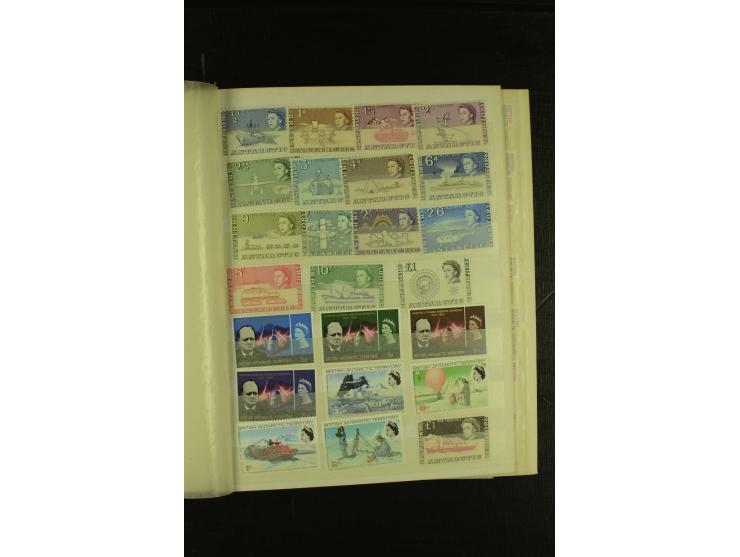 1963/2007, postfrische, mit Unternummern nach Michel kpl. Sammlung im kleinen Einsteckbuch (Mi. ca. 1.970,-)