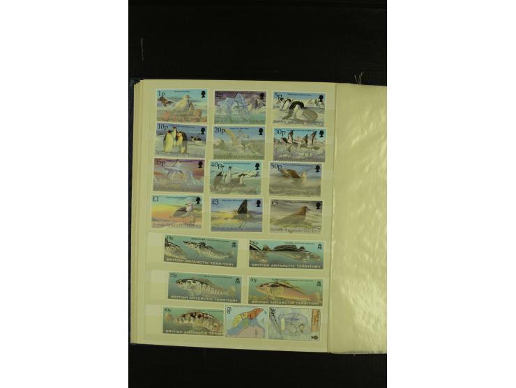 1963/2007, postfrische, mit Unternummern nach Michel kpl. Sammlung im kleinen Einsteckbuch (Mi. ca. 1.970,-)