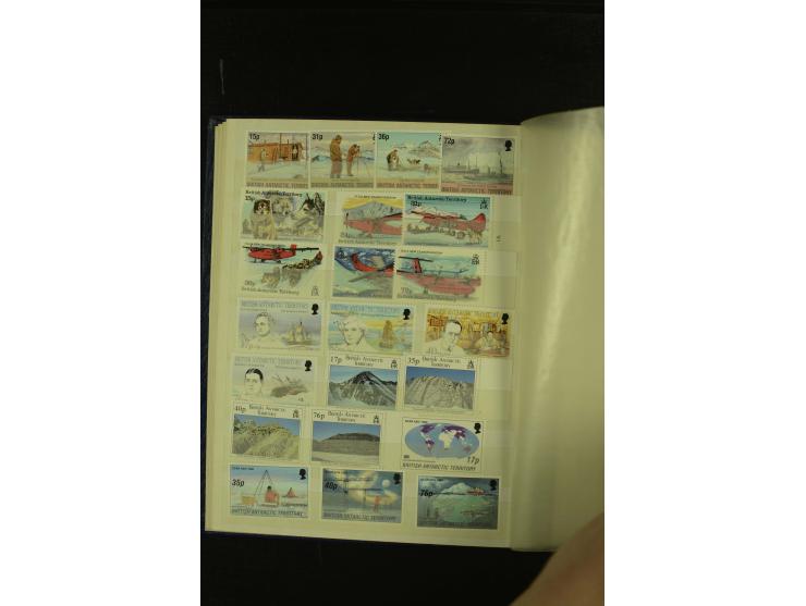 1963/2007, postfrische, mit Unternummern nach Michel kpl. Sammlung im kleinen Einsteckbuch (Mi. ca. 1.970,-)