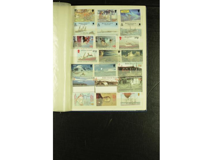 1963/2007, postfrische, mit Unternummern nach Michel kpl. Sammlung im kleinen Einsteckbuch (Mi. ca. 1.970,-)