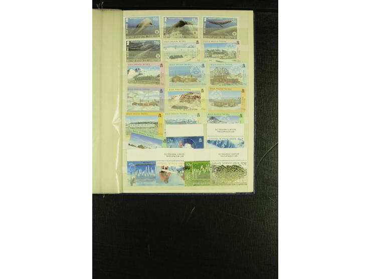 1963/2007, postfrische, mit Unternummern nach Michel kpl. Sammlung im kleinen Einsteckbuch (Mi. ca. 1.970,-)