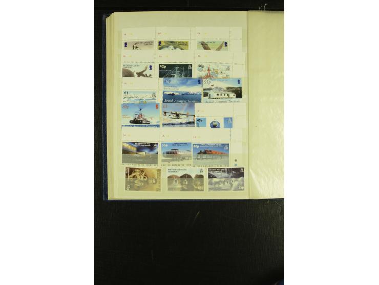 1963/2007, postfrische, mit Unternummern nach Michel kpl. Sammlung im kleinen Einsteckbuch (Mi. ca. 1.970,-)
