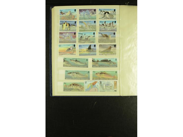 1963/2007, postfrische, mit Unternummern nach Michel kpl. Sammlung im kleinen Einsteckbuch (Mi. ca. 1.970,-)