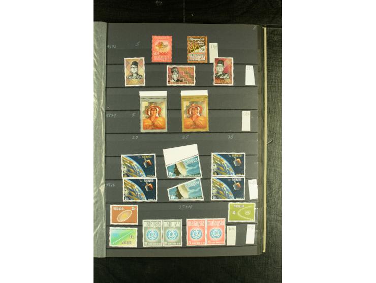 1948/94, postfrische und gestempelte Partie mit Singapur, dabei Malaysia Mi.-Nr. 19-26 in postfrischen Paaren, Doubletten etc