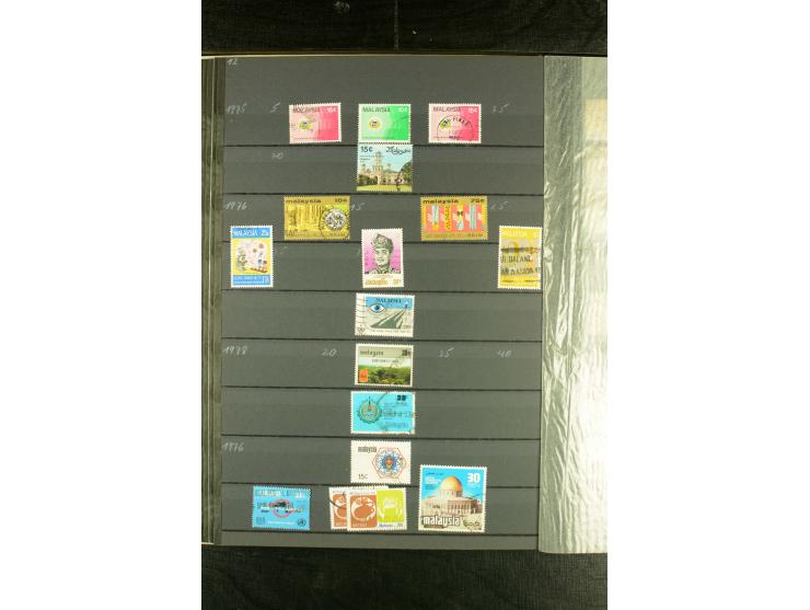 1948/94, postfrische und gestempelte Partie mit Singapur, dabei Malaysia Mi.-Nr. 19-26 in postfrischen Paaren, Doubletten etc