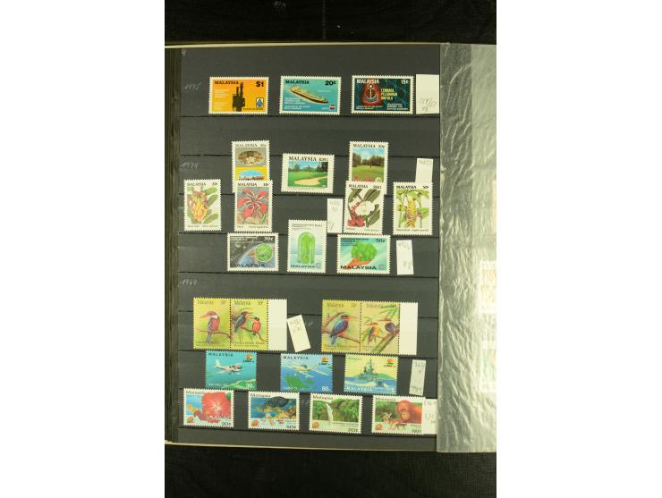 1948/94, postfrische und gestempelte Partie mit Singapur, dabei Malaysia Mi.-Nr. 19-26 in postfrischen Paaren, Doubletten etc