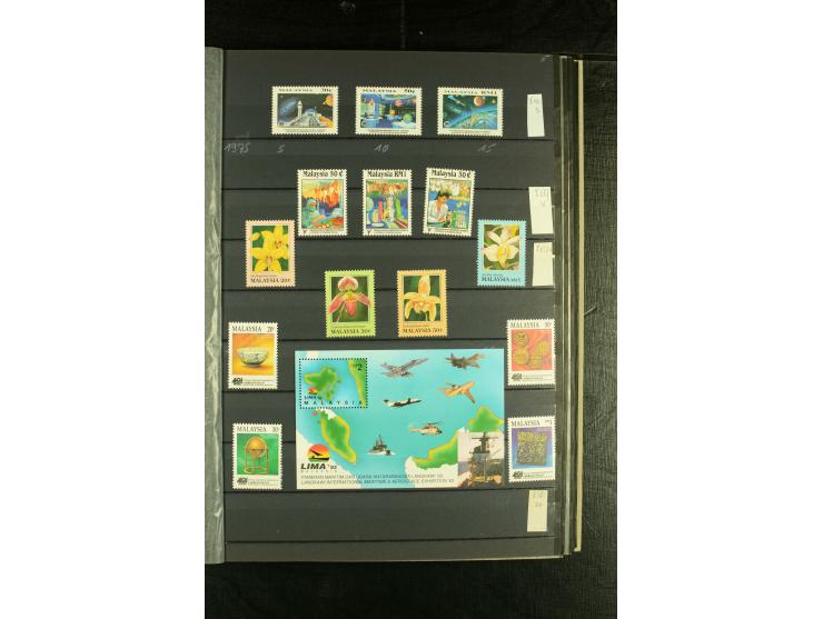 1948/94, postfrische und gestempelte Partie mit Singapur, dabei Malaysia Mi.-Nr. 19-26 in postfrischen Paaren, Doubletten etc