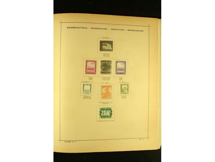 1875/1972 (ca.), ungebrauchte und gestempelte Sammlung mit besseren Ausgaben in 2 Schaubek-Alben