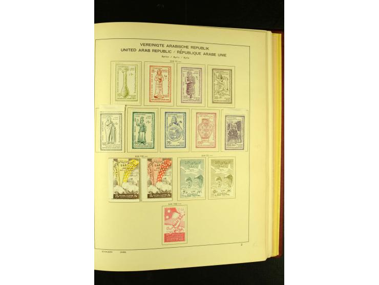 1875/1972 (ca.), ungebrauchte und gestempelte Sammlung mit besseren Ausgaben in 2 Schaubek-Alben