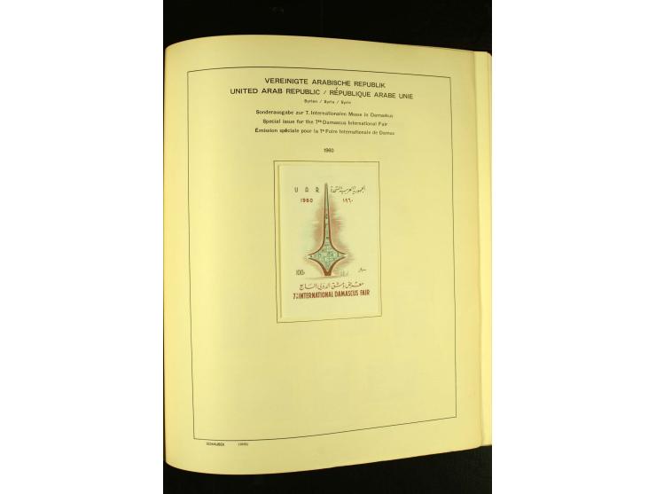1875/1972 (ca.), ungebrauchte und gestempelte Sammlung mit besseren Ausgaben in 2 Schaubek-Alben