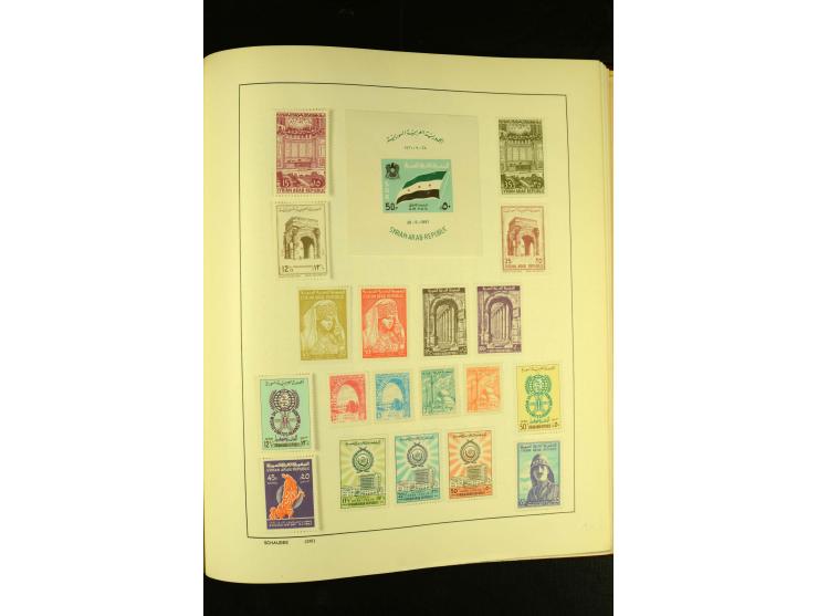 1875/1972 (ca.), ungebrauchte und gestempelte Sammlung mit besseren Ausgaben in 2 Schaubek-Alben