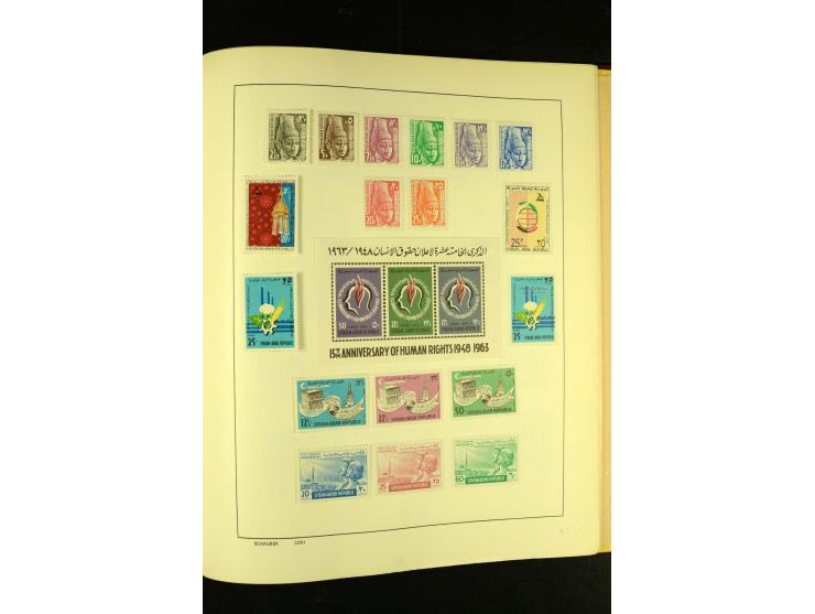 1875/1972 (ca.), ungebrauchte und gestempelte Sammlung mit besseren Ausgaben in 2 Schaubek-Alben