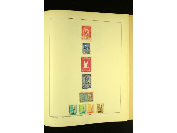 1875/1972 (ca.), ungebrauchte und gestempelte Sammlung mit besseren Ausgaben in 2 Schaubek-Alben
