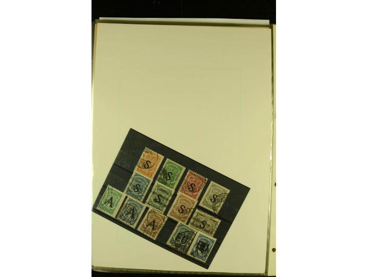 1920/1923, umfangreiche, meist ungebrauchte und gestempelte Sammlung mit u.a. Mi.-Nr. 27 gestempelt (oben mit kleinem Einriss