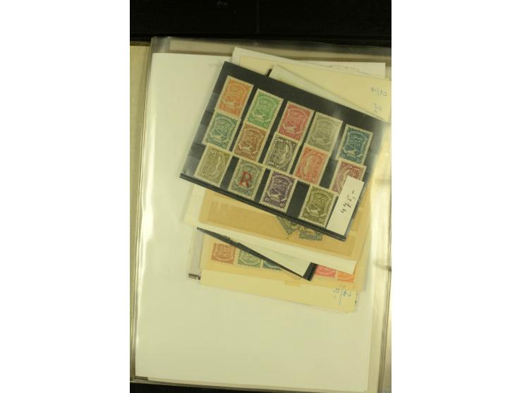 1920/1923, umfangreiche, meist ungebrauchte und gestempelte Sammlung mit u.a. Mi.-Nr. 27 gestempelt (oben mit kleinem Einriss