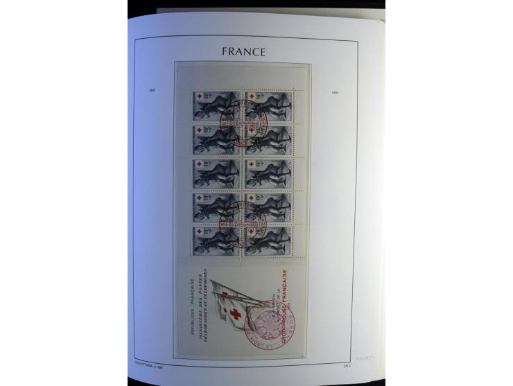 1849/2008, gestempelte, sehr reichhaltige Sammlung mit u.a. Mi.-Nr. 128-35, 239 auf Brief, Bl.1-3, Porto, Markenheftchen etc.