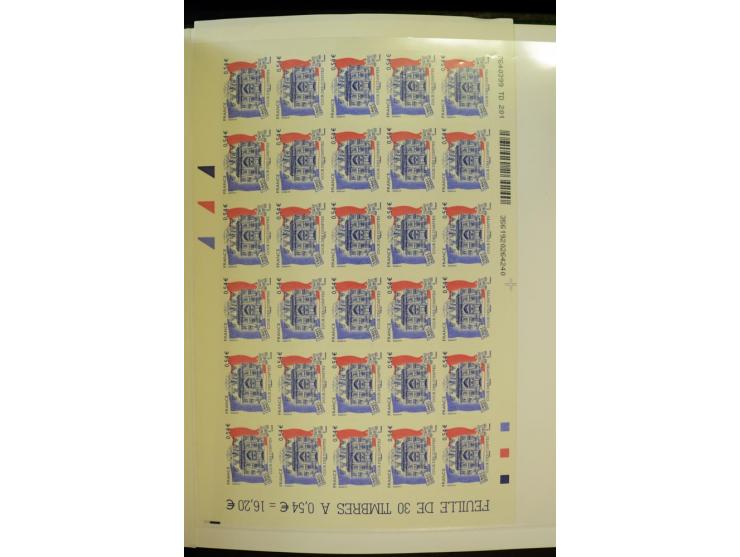 1853/2008, postfrische und ungebrauchte, sehr reichhaltige Sammlung mit u.a. Mi.-Nr. 152, 220-21, 305-11, 321, 326-27, Bl.2 (