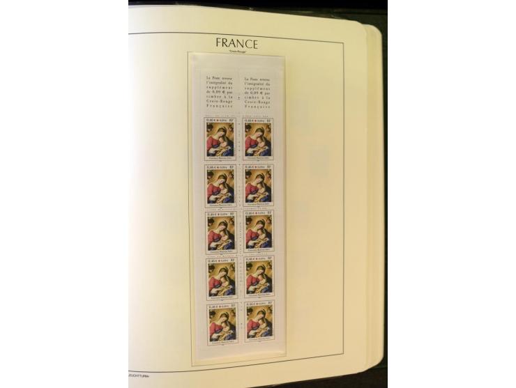 1853/2008, postfrische und ungebrauchte, sehr reichhaltige Sammlung mit u.a. Mi.-Nr. 152, 220-21, 305-11, 321, 326-27, Bl.2 (