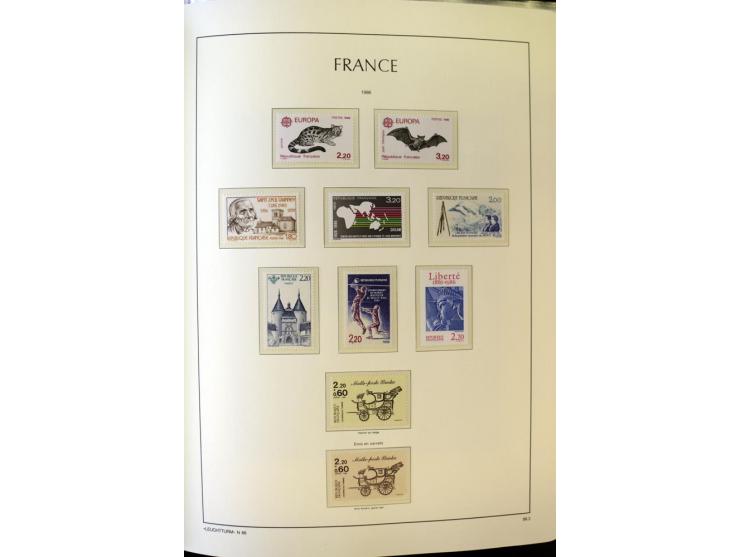 1853/2008, postfrische und ungebrauchte, sehr reichhaltige Sammlung mit u.a. Mi.-Nr. 152, 220-21, 305-11, 321, 326-27, Bl.2 (