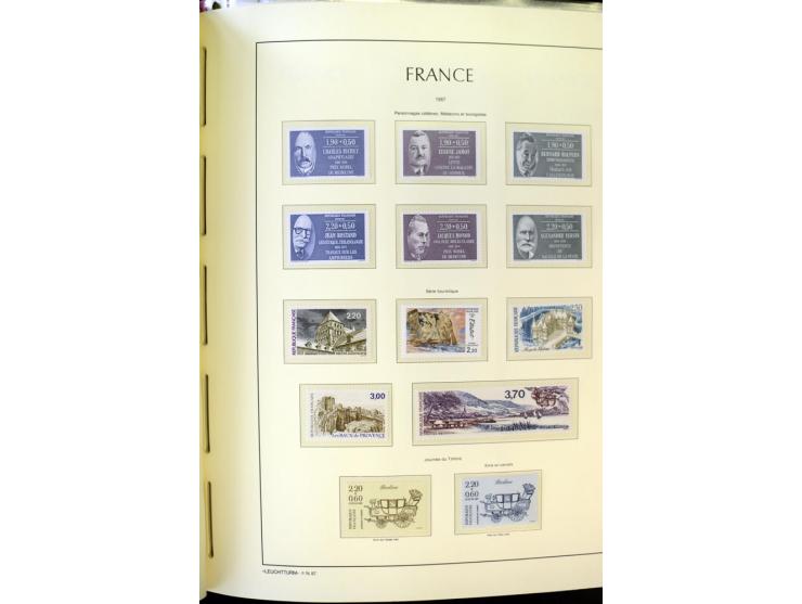 1853/2008, postfrische und ungebrauchte, sehr reichhaltige Sammlung mit u.a. Mi.-Nr. 152, 220-21, 305-11, 321, 326-27, Bl.2 (