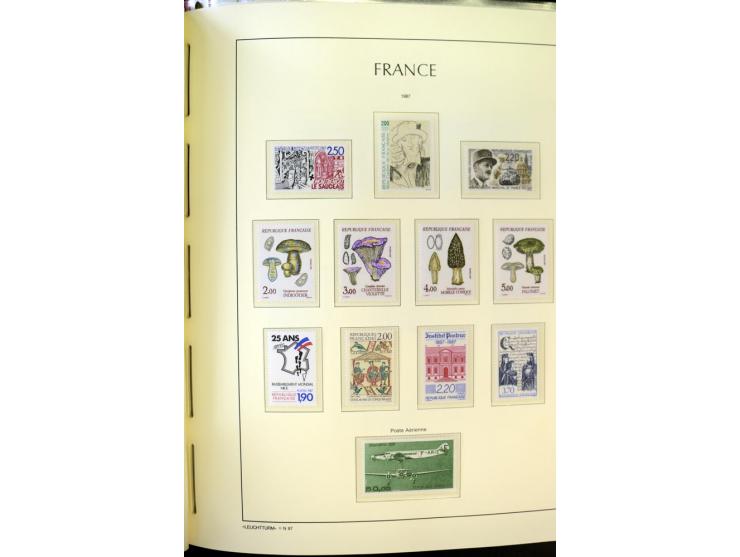 1853/2008, postfrische und ungebrauchte, sehr reichhaltige Sammlung mit u.a. Mi.-Nr. 152, 220-21, 305-11, 321, 326-27, Bl.2 (