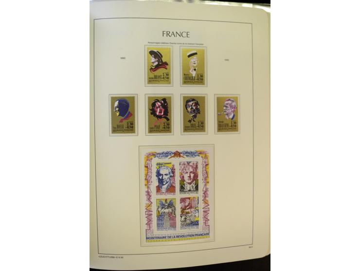 1853/2008, postfrische und ungebrauchte, sehr reichhaltige Sammlung mit u.a. Mi.-Nr. 152, 220-21, 305-11, 321, 326-27, Bl.2 (