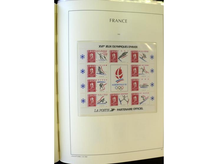 1853/2008, postfrische und ungebrauchte, sehr reichhaltige Sammlung mit u.a. Mi.-Nr. 152, 220-21, 305-11, 321, 326-27, Bl.2 (