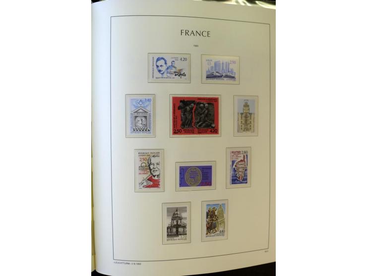 1853/2008, postfrische und ungebrauchte, sehr reichhaltige Sammlung mit u.a. Mi.-Nr. 152, 220-21, 305-11, 321, 326-27, Bl.2 (
