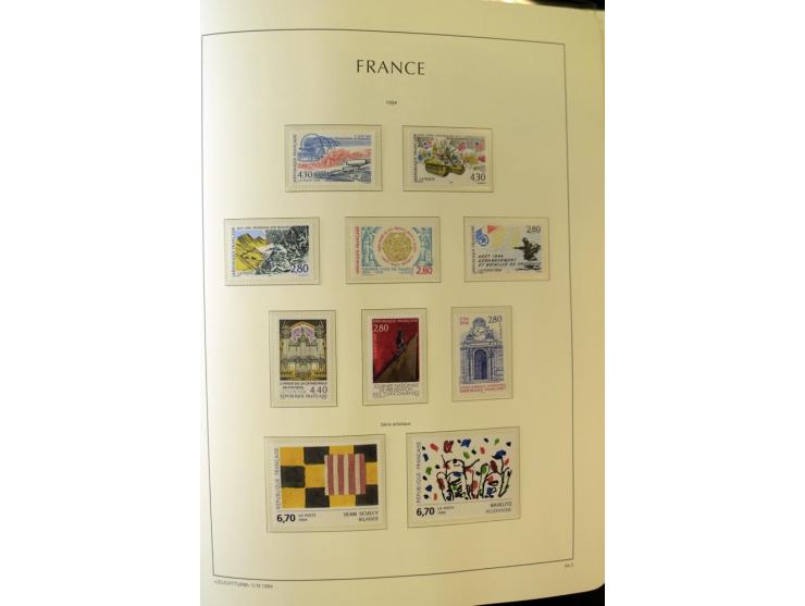 1853/2008, postfrische und ungebrauchte, sehr reichhaltige Sammlung mit u.a. Mi.-Nr. 152, 220-21, 305-11, 321, 326-27, Bl.2 (