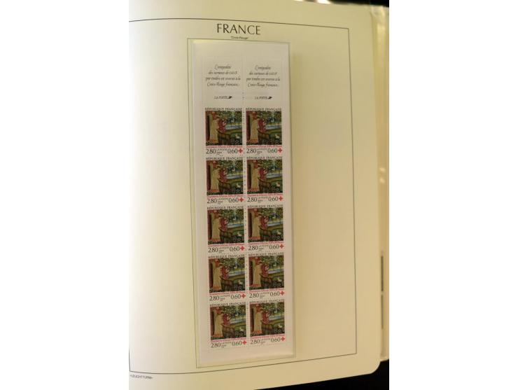 1853/2008, postfrische und ungebrauchte, sehr reichhaltige Sammlung mit u.a. Mi.-Nr. 152, 220-21, 305-11, 321, 326-27, Bl.2 (