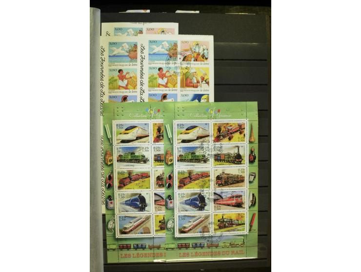 1853/2008, postfrische und ungebrauchte, sehr reichhaltige Sammlung mit u.a. Mi.-Nr. 152, 220-21, 305-11, 321, 326-27, Bl.2 (