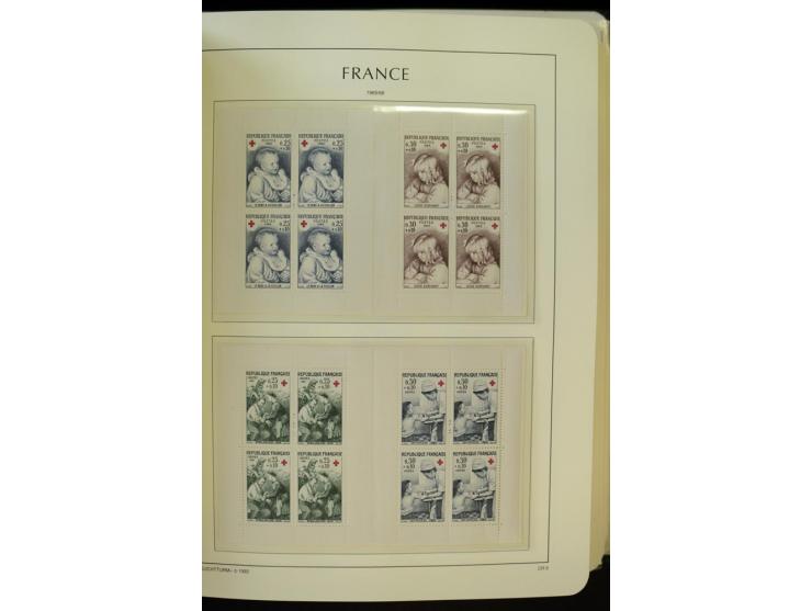 1853/2008, postfrische und ungebrauchte, sehr reichhaltige Sammlung mit u.a. Mi.-Nr. 152, 220-21, 305-11, 321, 326-27, Bl.2 (