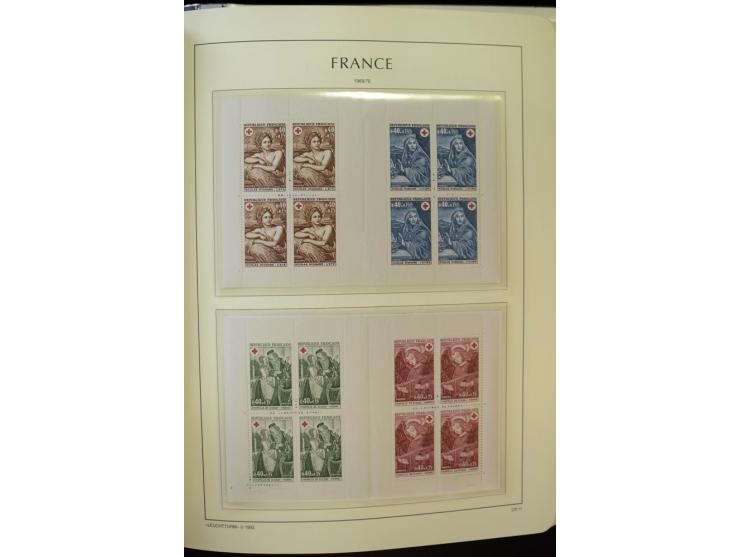 1853/2008, postfrische und ungebrauchte, sehr reichhaltige Sammlung mit u.a. Mi.-Nr. 152, 220-21, 305-11, 321, 326-27, Bl.2 (