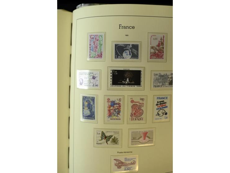 1853/2008, postfrische und ungebrauchte, sehr reichhaltige Sammlung mit u.a. Mi.-Nr. 152, 220-21, 305-11, 321, 326-27, Bl.2 (