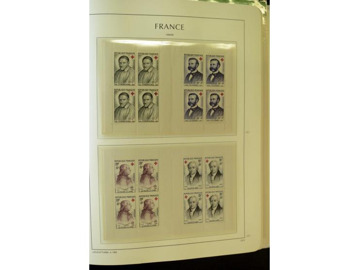 1853/2008, postfrische und ungebrauchte, sehr reichhaltige Sammlung mit u.a. Mi.-Nr. 152, 220-21, 305-11, 321, 326-27, Bl.2 (
