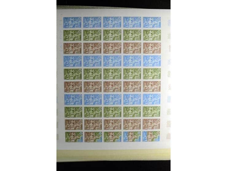 1957/82, postfrische Partie ungezähnter Farb-Probedrucke, fast ausschließlich im kompletten Bogen mit ein- und mehrfarbigen S