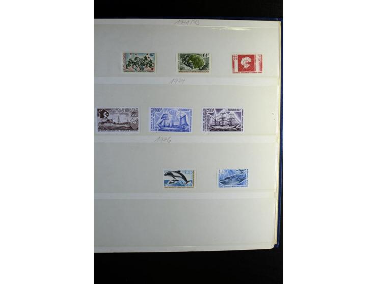 1948/2005, postfrische Sammlung mit u.a. Mi.-Nr. 1-45, Markenheftchen und vielen ungezähnten Marken