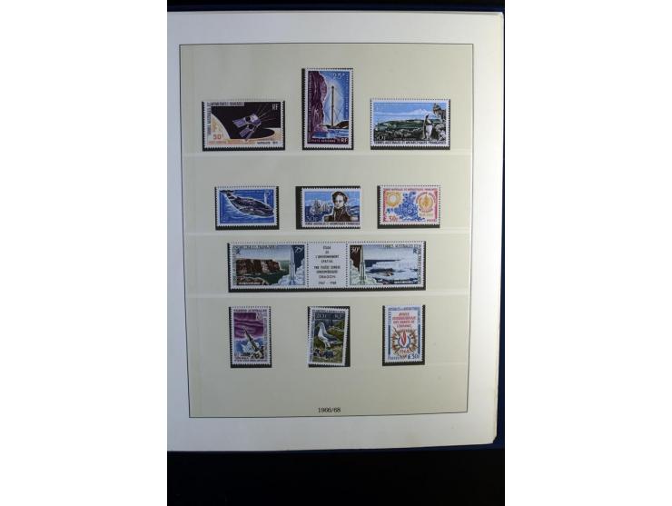 1948/2005, postfrische Sammlung mit u.a. Mi.-Nr. 1-45, Markenheftchen und vielen ungezähnten Marken