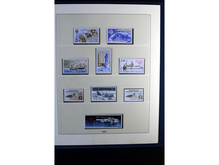 1948/2005, postfrische Sammlung mit u.a. Mi.-Nr. 1-45, Markenheftchen und vielen ungezähnten Marken