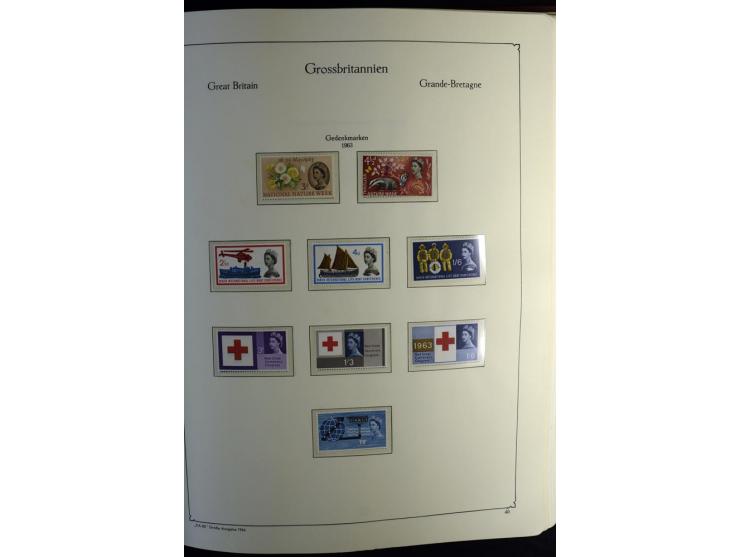 1936/2001, postfrische Sammlung in den Hauptnummern kpl. bis überkpl., zusätzlich verschiedene WZ-Lagen, Naphthadag und Phosp