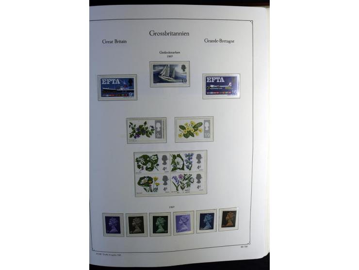1936/2001, postfrische Sammlung in den Hauptnummern kpl. bis überkpl., zusätzlich verschiedene WZ-Lagen, Naphthadag und Phosp