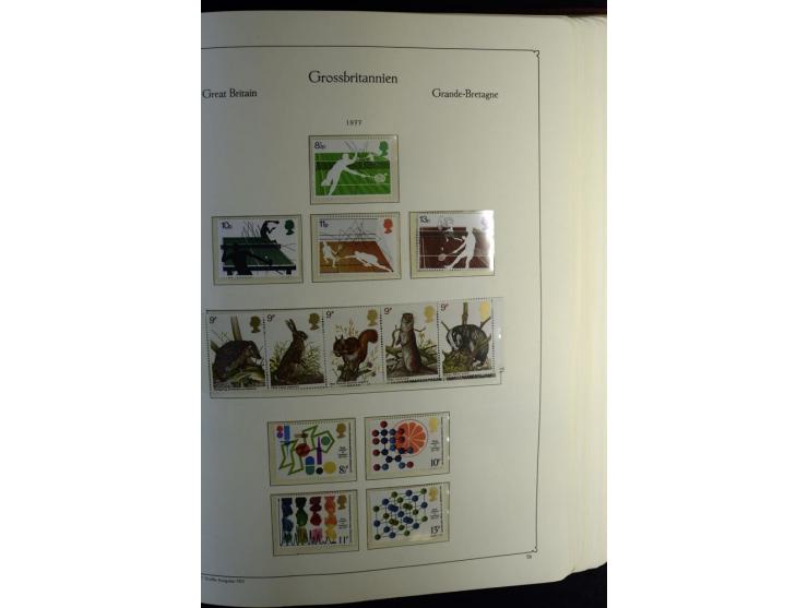 1936/2001, postfrische Sammlung in den Hauptnummern kpl. bis überkpl., zusätzlich verschiedene WZ-Lagen, Naphthadag und Phosp