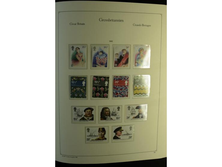 1936/2001, postfrische Sammlung in den Hauptnummern kpl. bis überkpl., zusätzlich verschiedene WZ-Lagen, Naphthadag und Phosp
